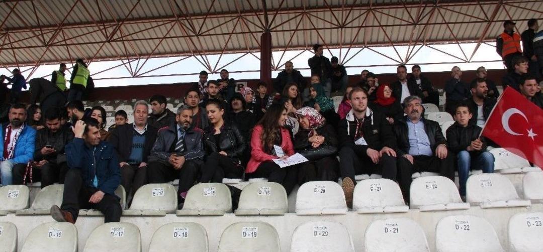 G&ouml;rme Engelli Taraftarlar Ma&ccedil;a Geldi