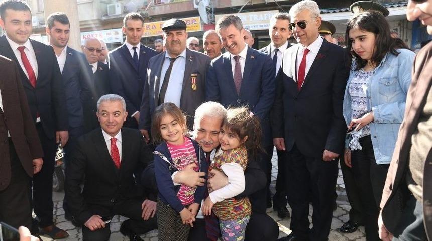 Şehit Aileleri Ve Gazilerden Eğitime Bilgisayarlı Destek