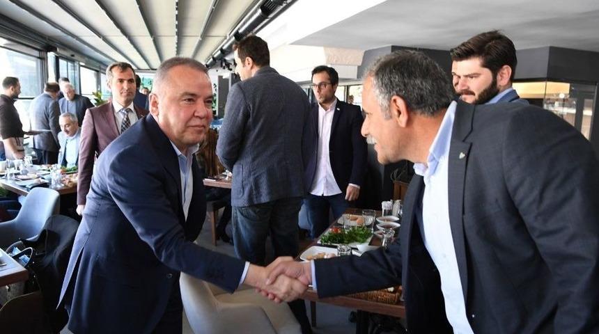 Başkan B&ouml;cek, İş Adamlarıyla Buluştu