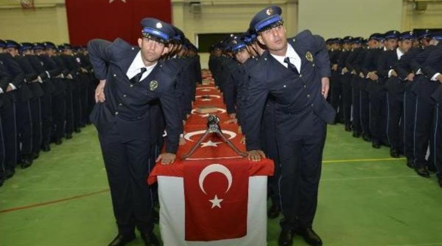 Diyarbakır Valisi Aksoy, Yeni Mezun Olan Polislere 'gaffar Okkan'ı &Ouml;rnek G&ouml;sterdi