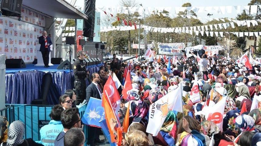 Başbakan Yıldırım, Erzincan Mitinginin Ardından Şehir Turu Attı