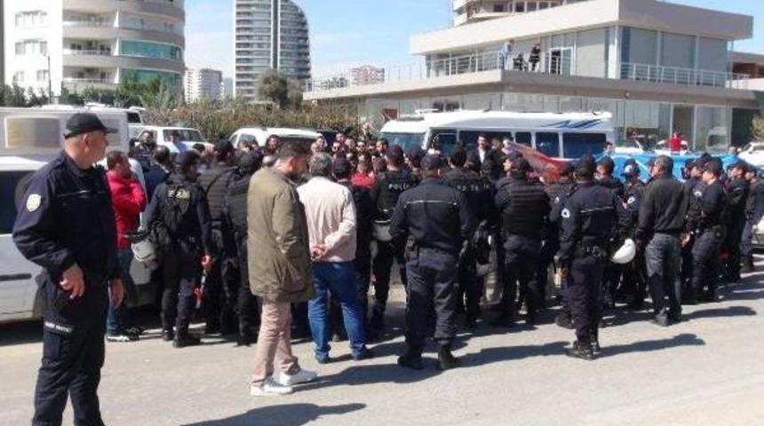 Meral Akşener, Mersin'de Protesto Edildi