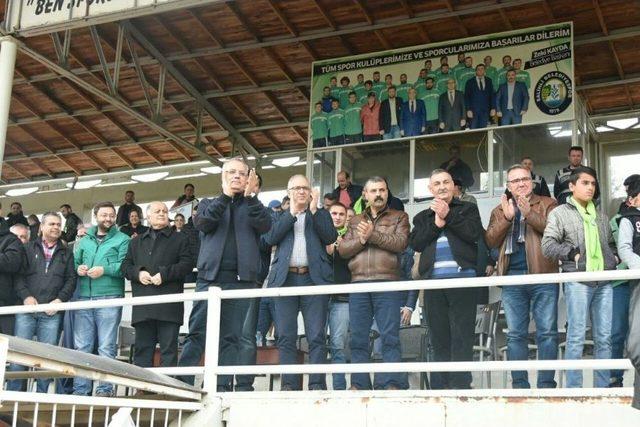 Salihli Belediyespor, 3 Puanı 2 Golle Aldı