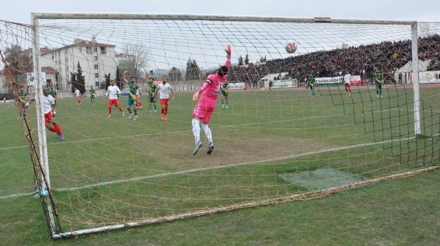 Utaş Uşakspor Evinde Galip