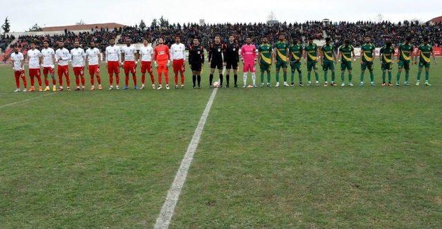 Utaş Uşakspor Evinde Galip