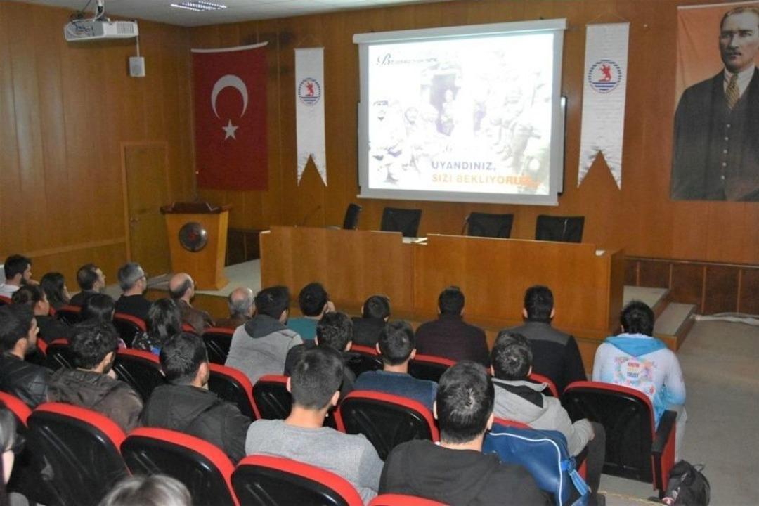 Om&uuml;&rsquo;de &Ccedil;anakkale Şehitlerini Anla T&ouml;reni