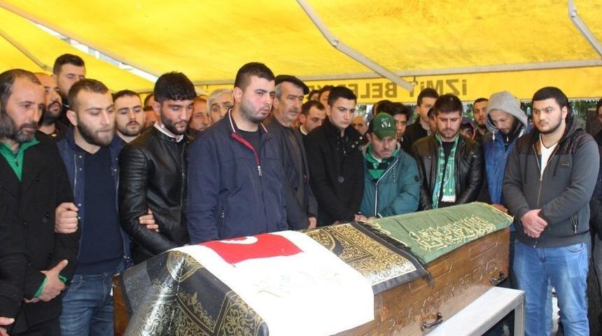 Deplasman Yolu Kavgasında &Ouml;len Taraftar Defnedildi