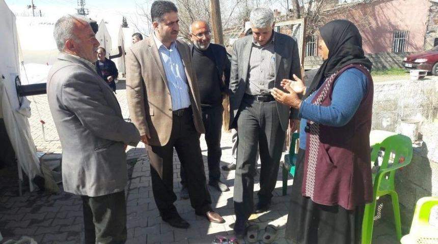 Milletvekillerinden Depremzedelere Ziyaret