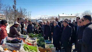 Bakan Ağbal, Bayburt’ta Halk Pazarını Ziyaret Etti