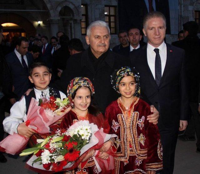 Başbakan Yıldırım, 15 Temmuz Şehidinin Ailesini Ziyaret Etti
