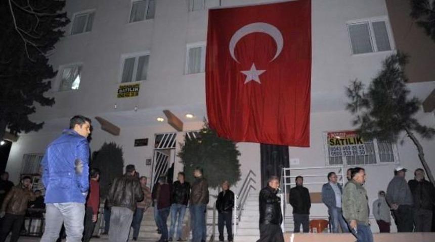 Gaziantepli Şehit Y&uuml;zbaşının Baba Evinde Yas