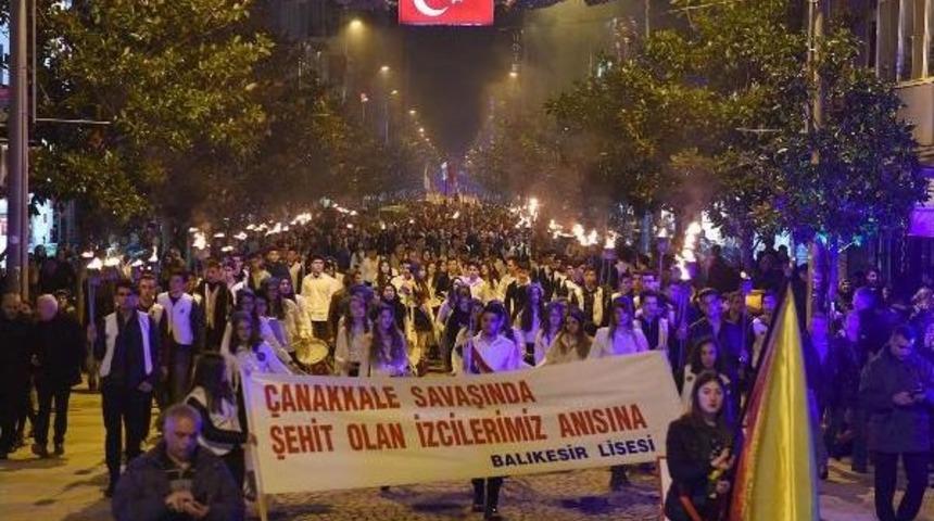 Balıkesirli Izcilerden Fener Alayı