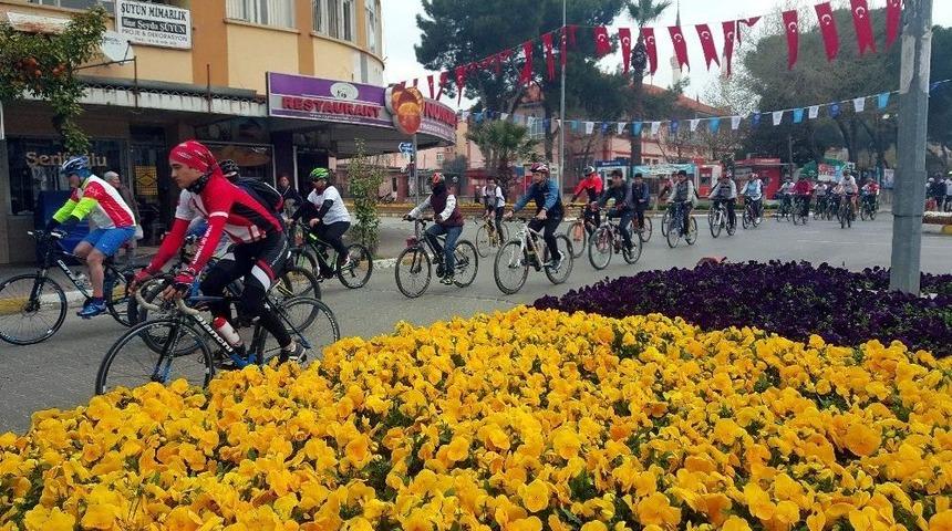 Kalp Sağlığına Dikkat &Ccedil;ekmek İ&ccedil;in Pedal &Ccedil;evirdiler