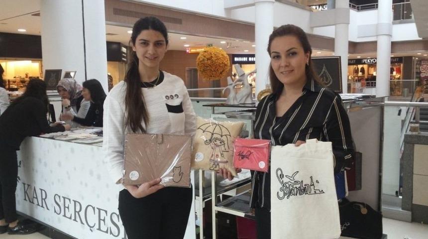 M&uuml;lteci Kadınların &ldquo;kar Ser&ccedil;esi&rdquo; Sergisi Yoğun İlgi G&ouml;r&uuml;yor