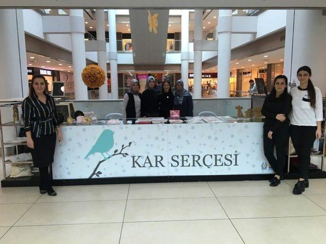 Mülteci Kadınların “kar Serçesi” Sergisi Yoğun İlgi Görüyor