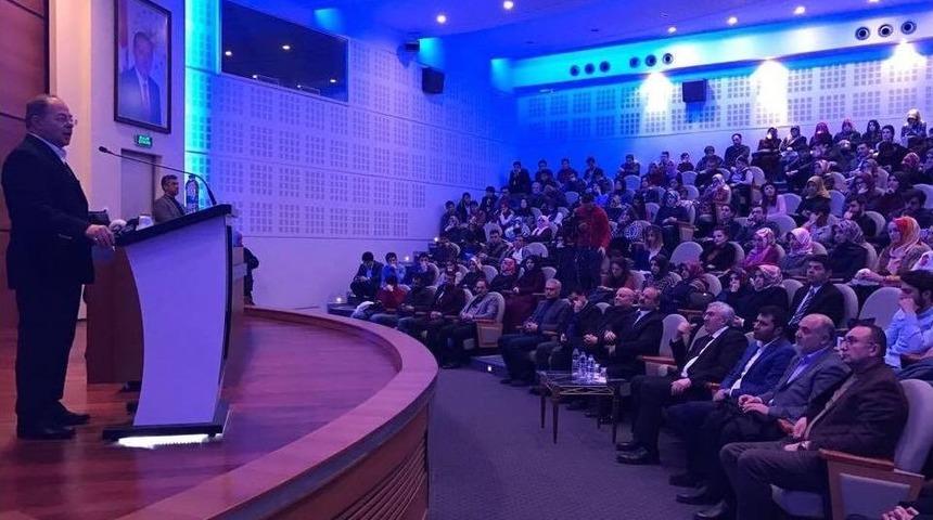 Bakan Akdağ Gen&ccedil;lerle Buluştu