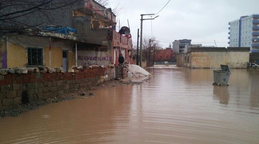 Kurtalan&rsquo;da Selden Dolayı 28 Evi Su Bastı