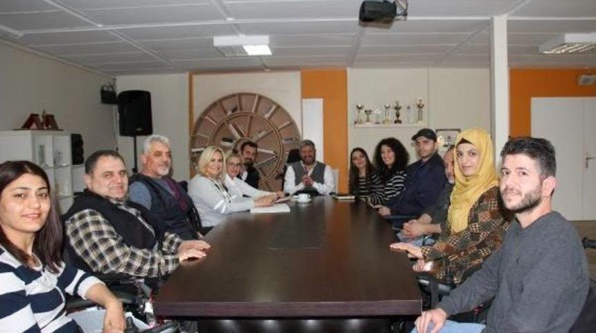 Engellilerden 'sevgi K&ouml;pr&uuml;leri Kurun' &Ccedil;ağrısı