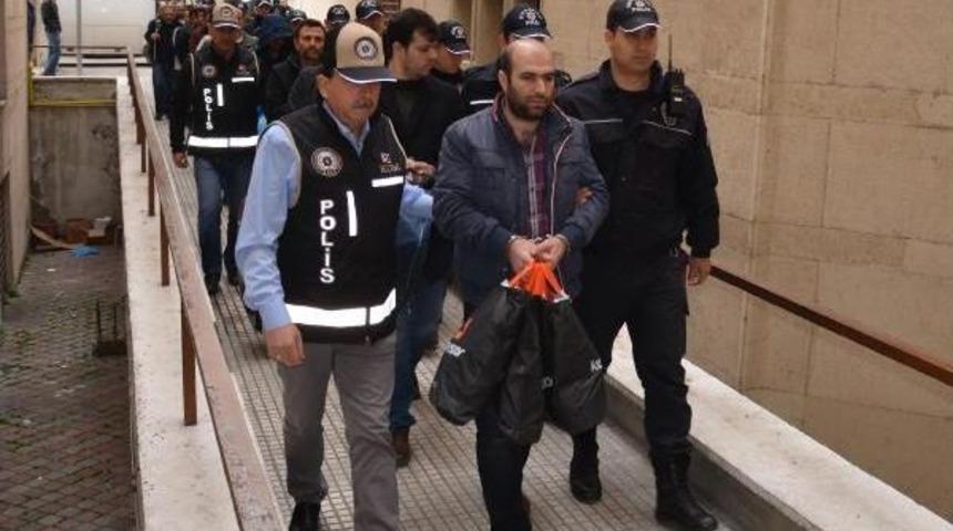 Bursa&rsquo;Da Fet&ouml; Ş&uuml;phelisi 20 &Ouml;ğretmen Adliyede