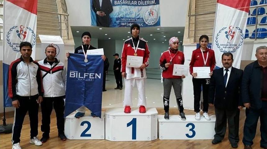 Bilfen&rsquo;den 2 Branşta, 4 Madalya