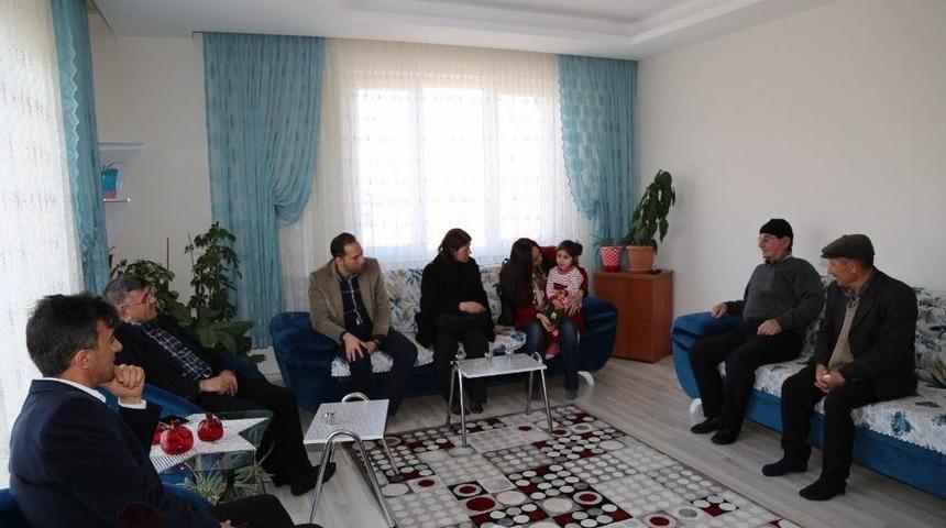 Başkan Akdoğan&rsquo;dan Şehit Ailelerine Ziyaret