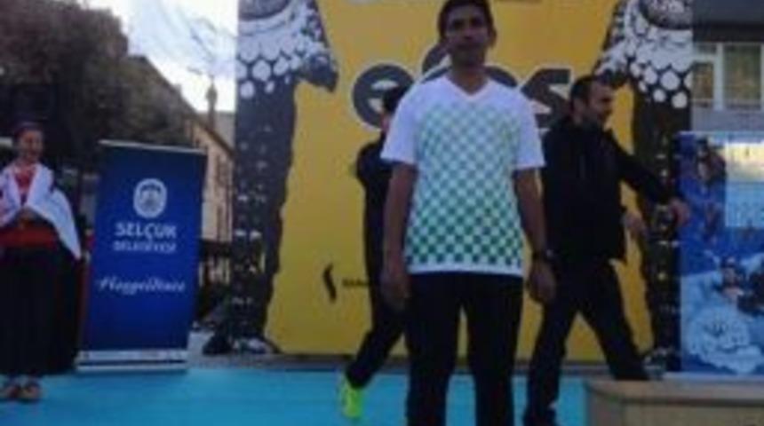 Ahmet Bayram Pistlerde Fırtına Gibi Esiyor