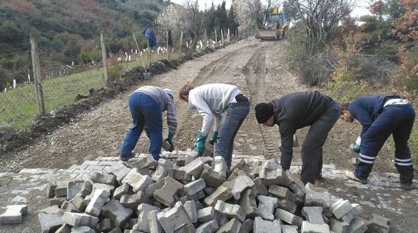 G&ouml;kgedik Mezarlık Yoluna Parke Taşı