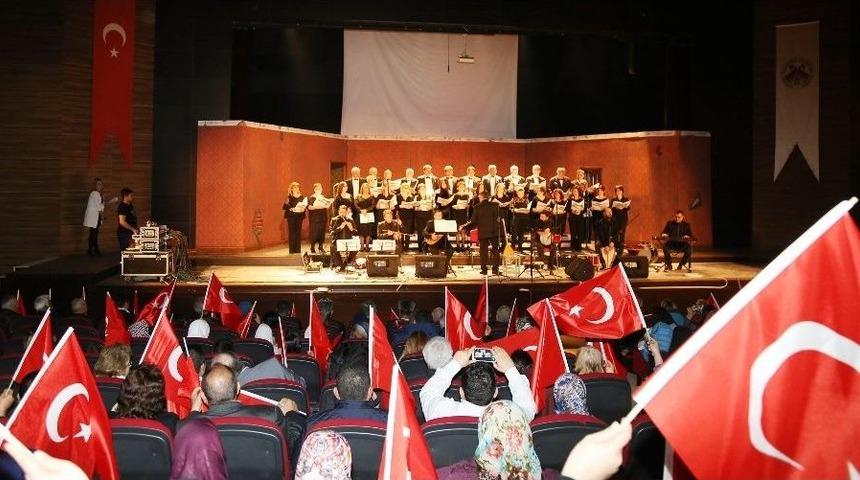 &Ccedil;anakkale Zaferi&rsquo;nin 102. Yıld&ouml;n&uuml;m&uuml; D&ouml;şemealtı&rsquo;nda &Ccedil;oşkuyla Kutlandı