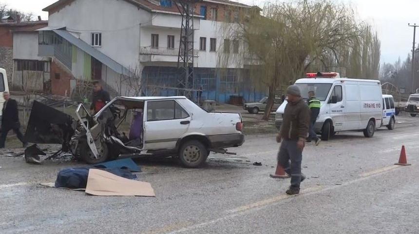 Domani&ccedil;&rsquo;te Trafik Kazası: 1 &Ouml;l&uuml; 13 Yaralı