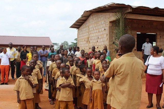 Kamerun’da Kardeş Belediyenin Okuluna Tika’dan Destek