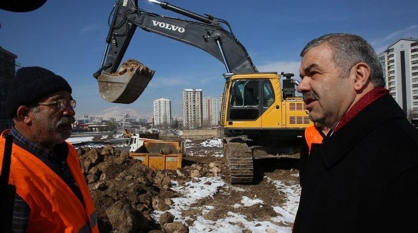 Başkan &Ccedil;elik G&uuml;ltepe Bulvarı&rsquo;nda