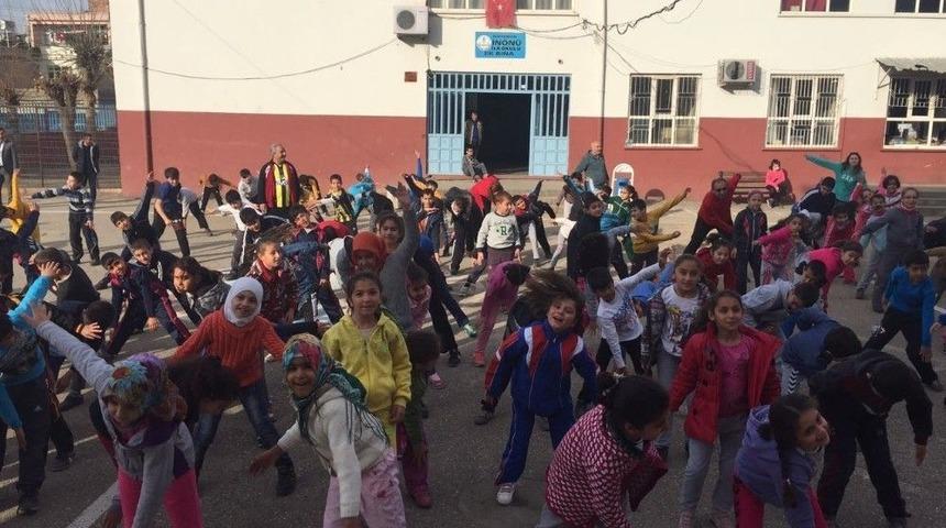 Adıyaman&rsquo;da T&uuml;m &Ouml;ğrenciler Derse Spor Yaparak Başladı