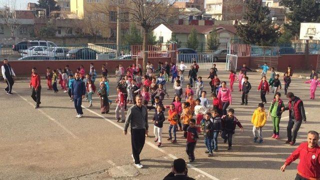 Adıyaman’da Tüm Öğrenciler Derse Spor Yaparak Başladı