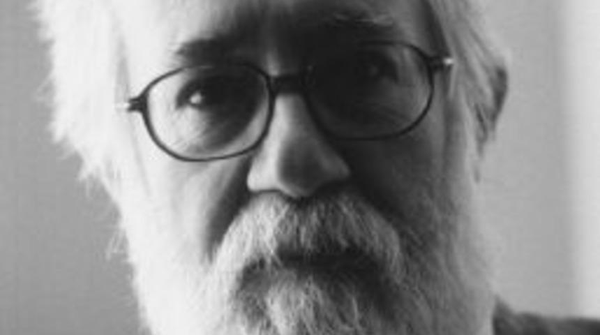 2017 Pen Şiir &Ouml;d&uuml;l&uuml; Egemen Berk&ouml;z&rsquo;E Verildi