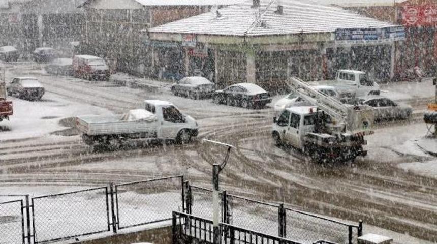 Erzincan&rsquo;Da Mart Karı Şaşırttı