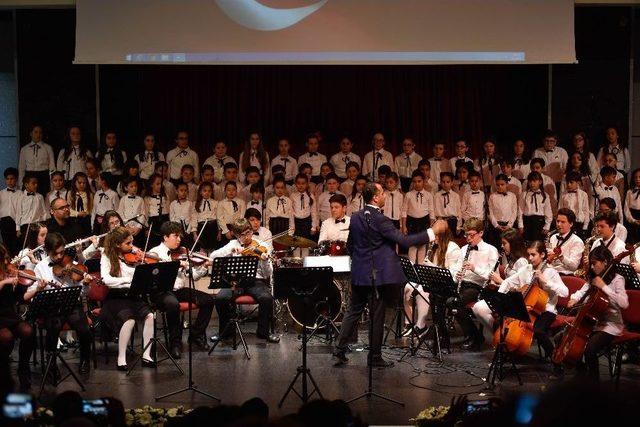 Muratpaşa’da İzmir Marşı Coşkusu 1