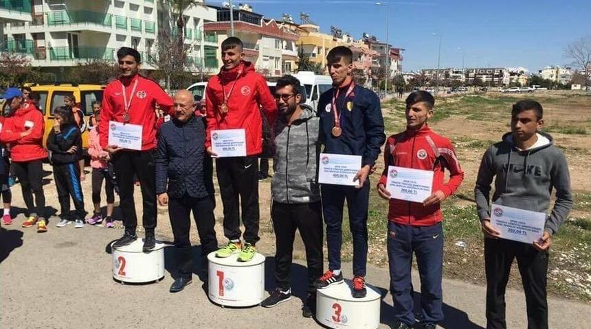 İdilli Atlet 2&rsquo;nci Oldu