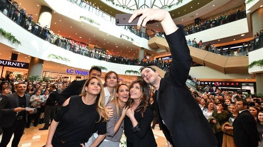 Tatlım Tatlım Filmine İzmir&rsquo;de Coşku Dolu Gala