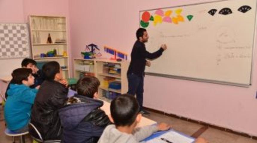 Matematik Ve Akıl Oyunları At&ouml;lyesi 120 &Ccedil;ocukla A&ccedil;ıldı