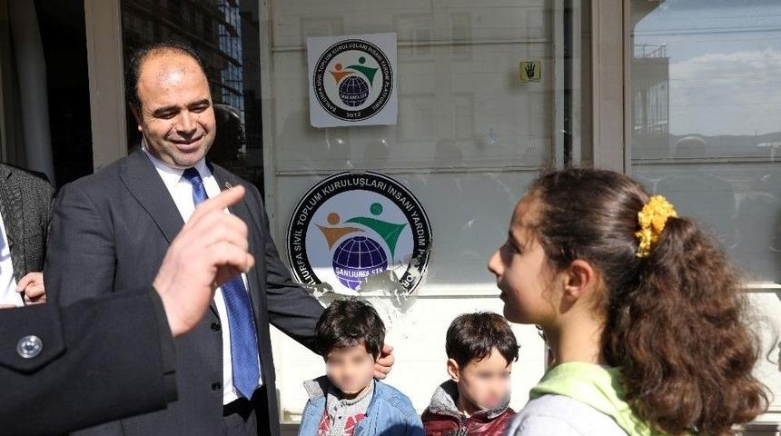 Yardım Yapılan Suriyeli &Ccedil;ocuk, İstiklal Marşı&rsquo;nı Ezbere Okuyarak Teşekk&uuml;r Etti