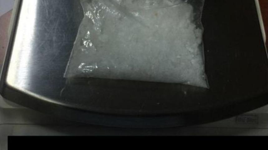 Yakalanmamak İ&ccedil;in Uyuşturucuyu Hazır Kekin İ&ccedil;ine Sakladılar