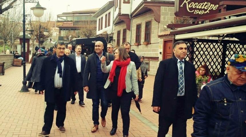 G&uuml;ney Afrikalı Misafirler Hamam&ouml;n&uuml;&rsquo;nde