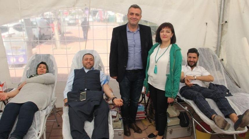 Ak Parti’den Kan Bağışı Kampanyası