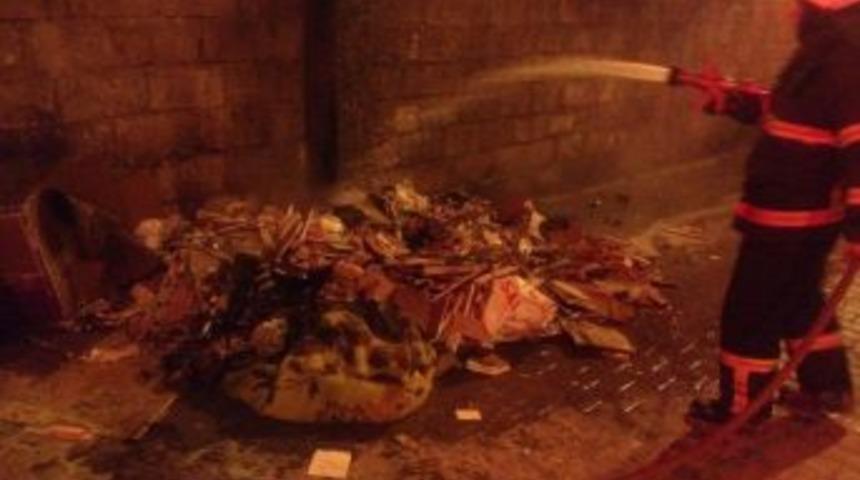 Çöp Konteynerindeki Yangın Paniğe Neden Oldu