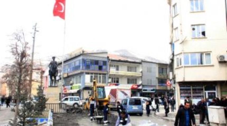 Hakkari Belediyesinden Hummalı Çalışma