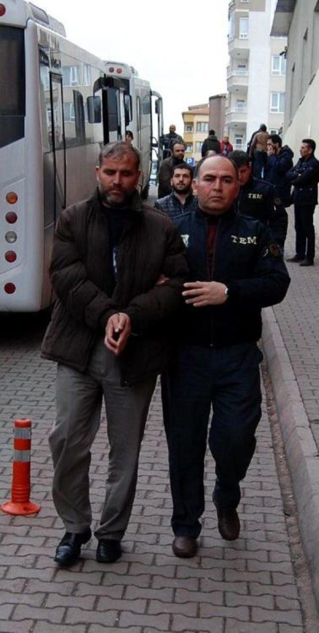Fetö’Den Gözaltına Alınan 22 Polis Memuru Adliyeye Gönderildi