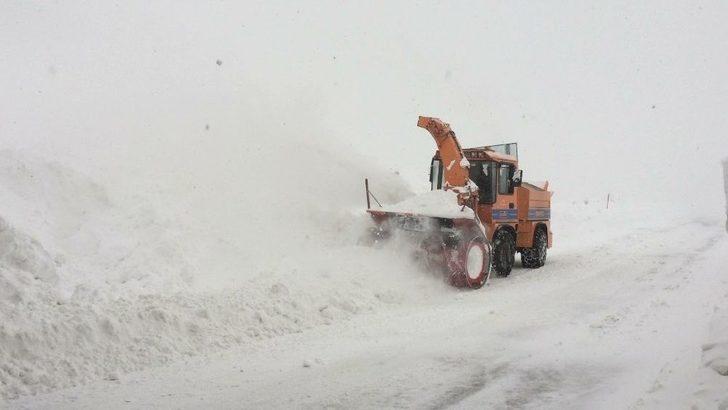 Van Bahçesaray Yolunda Karla Mücadele Çalışmaları Başladı G5