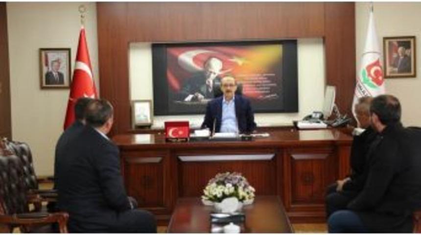 Vali Yavuz Muhtarlarla G&ouml;r&uuml;şt&uuml;