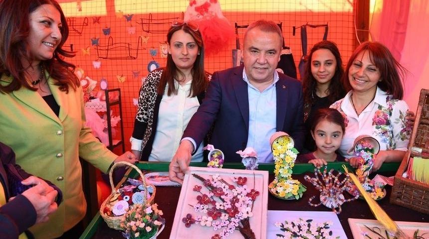 Konyaaltı&rsquo;nda Kadın El Emeği Pazarı A&ccedil;ıldı