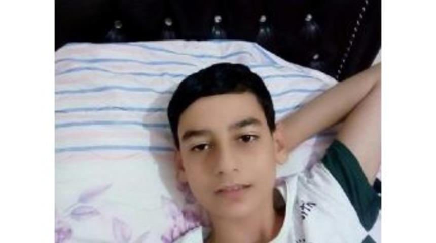 Lisede Dehşet; Boynundan Bıçakladığı Arkadaşı Öldü, Kendisi Yaralandı (2)